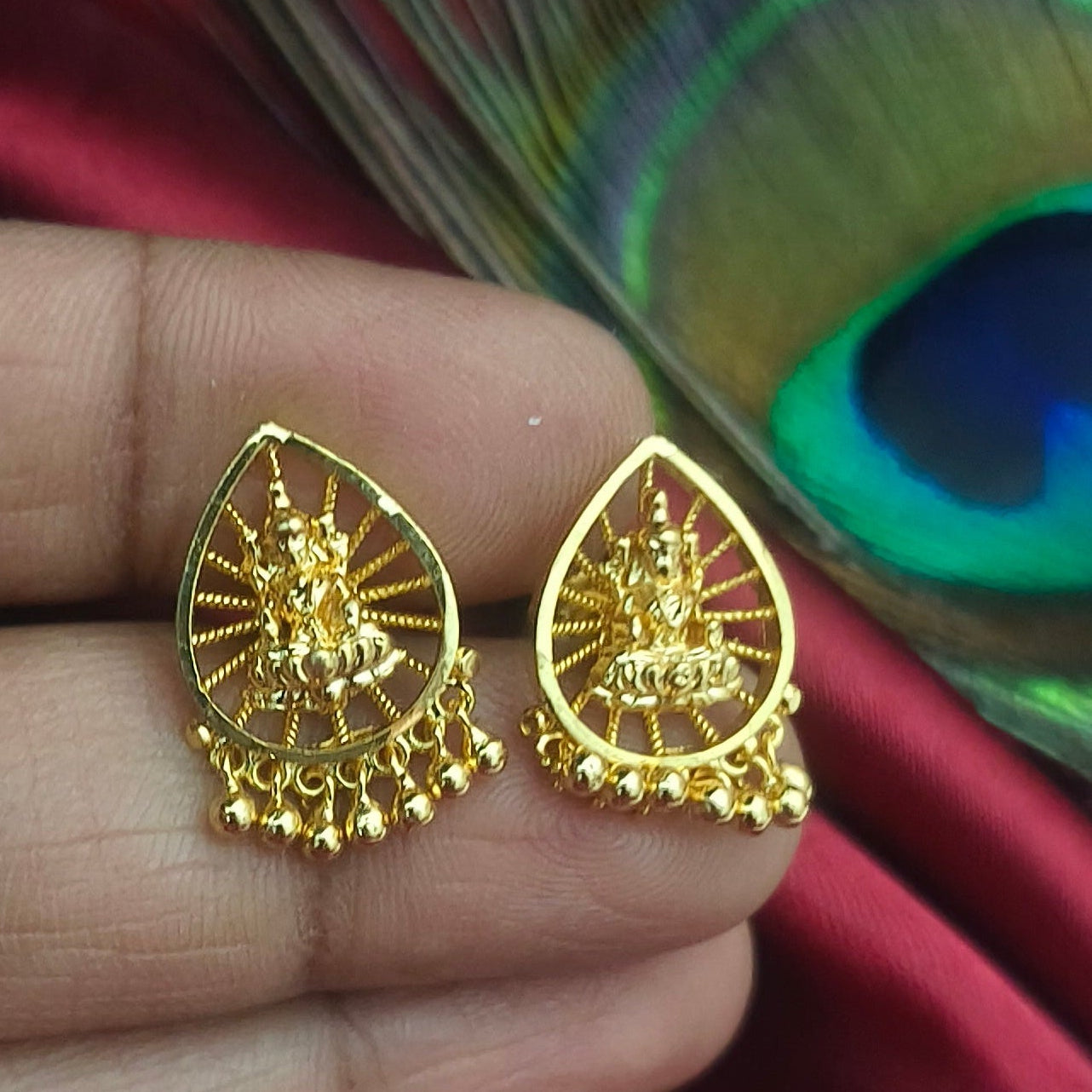 Goddess Lakshmi stud- E-1021