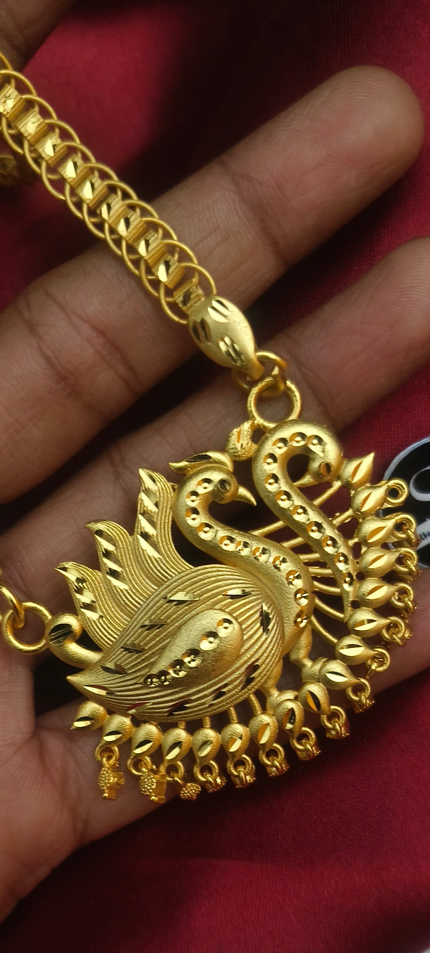 Peacock Pendant Gold-Plated Chain DL-1055