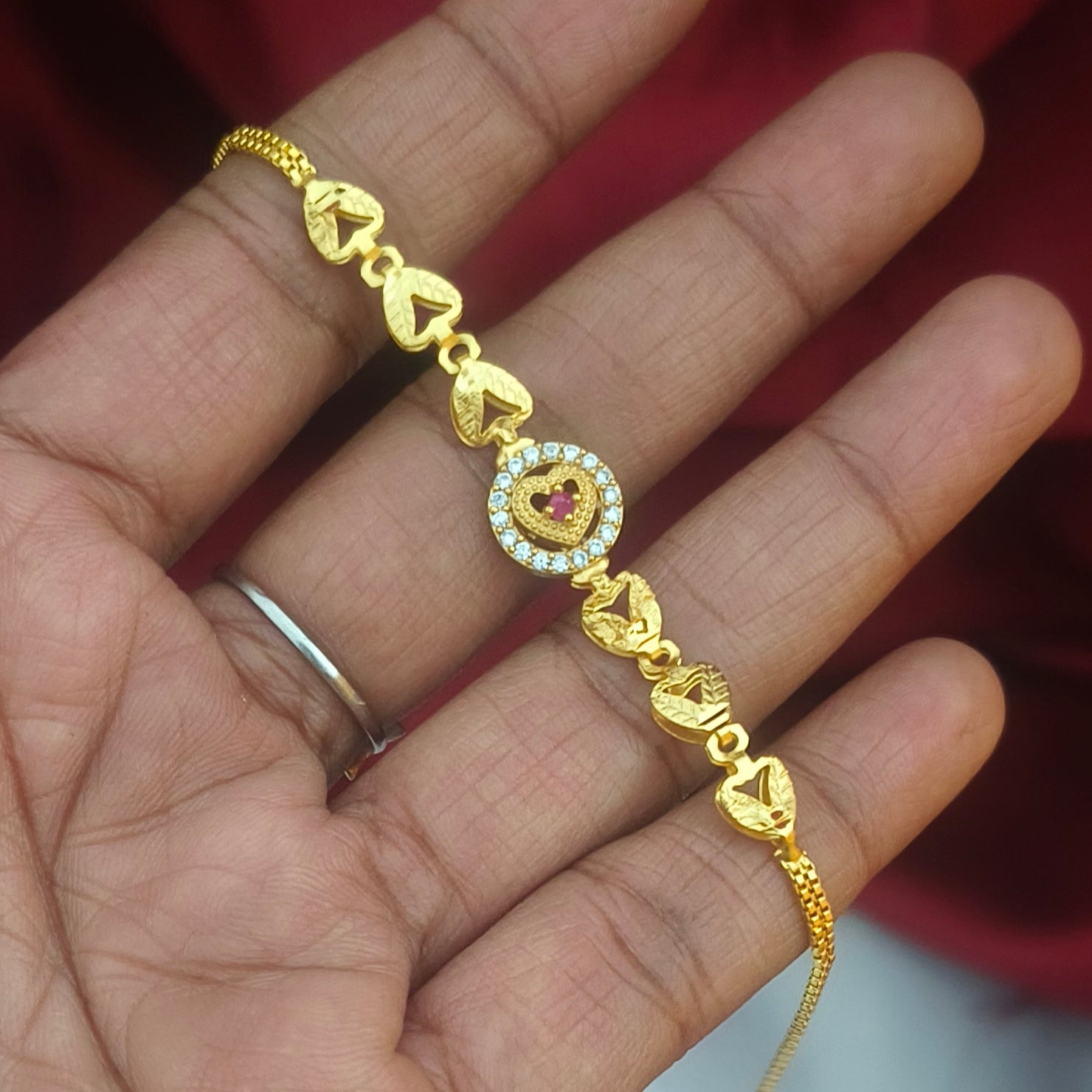 Radiant Heart-Link Gold-Plated Bracelet BR1002