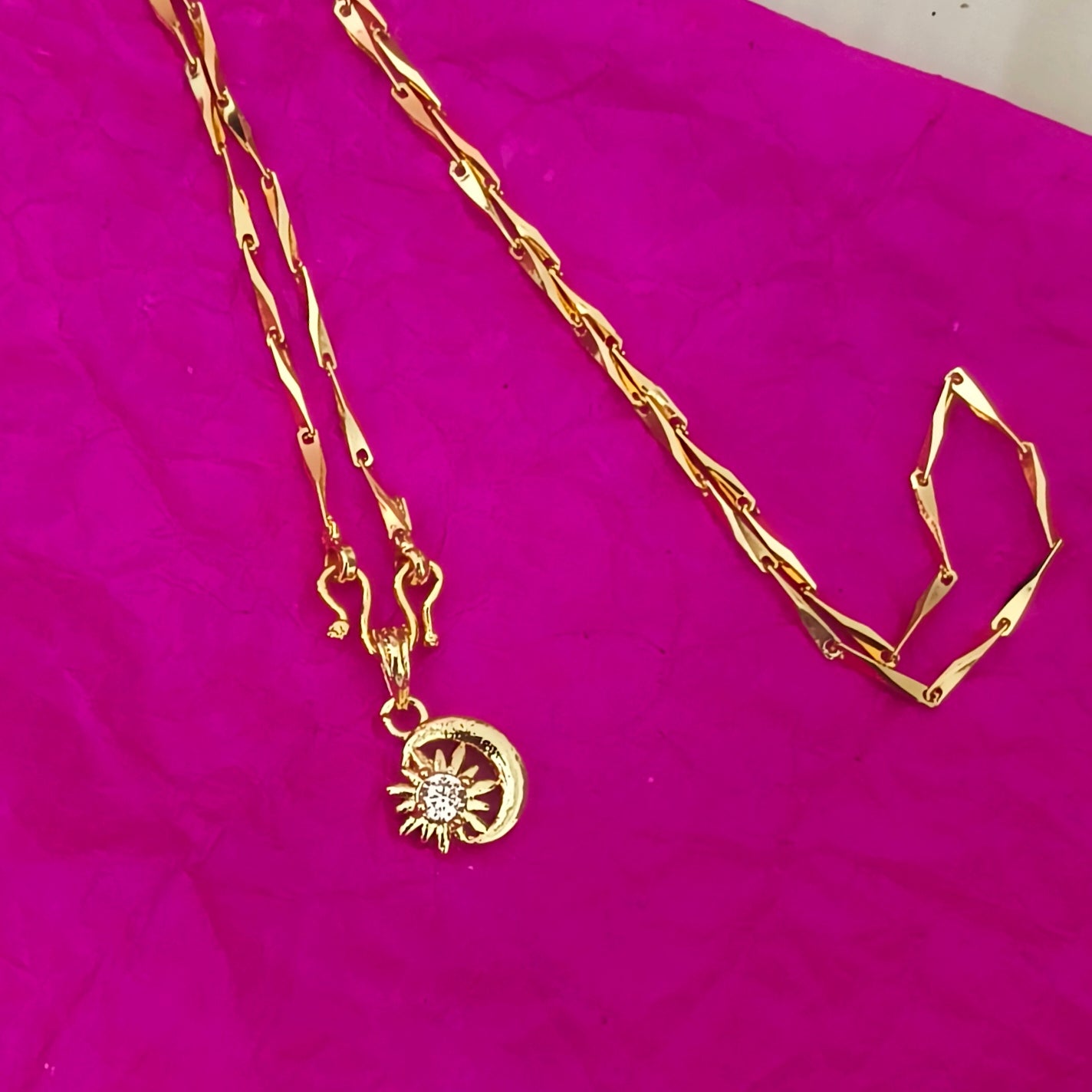 Short chain with Sun & Moon dollar DL- 21004