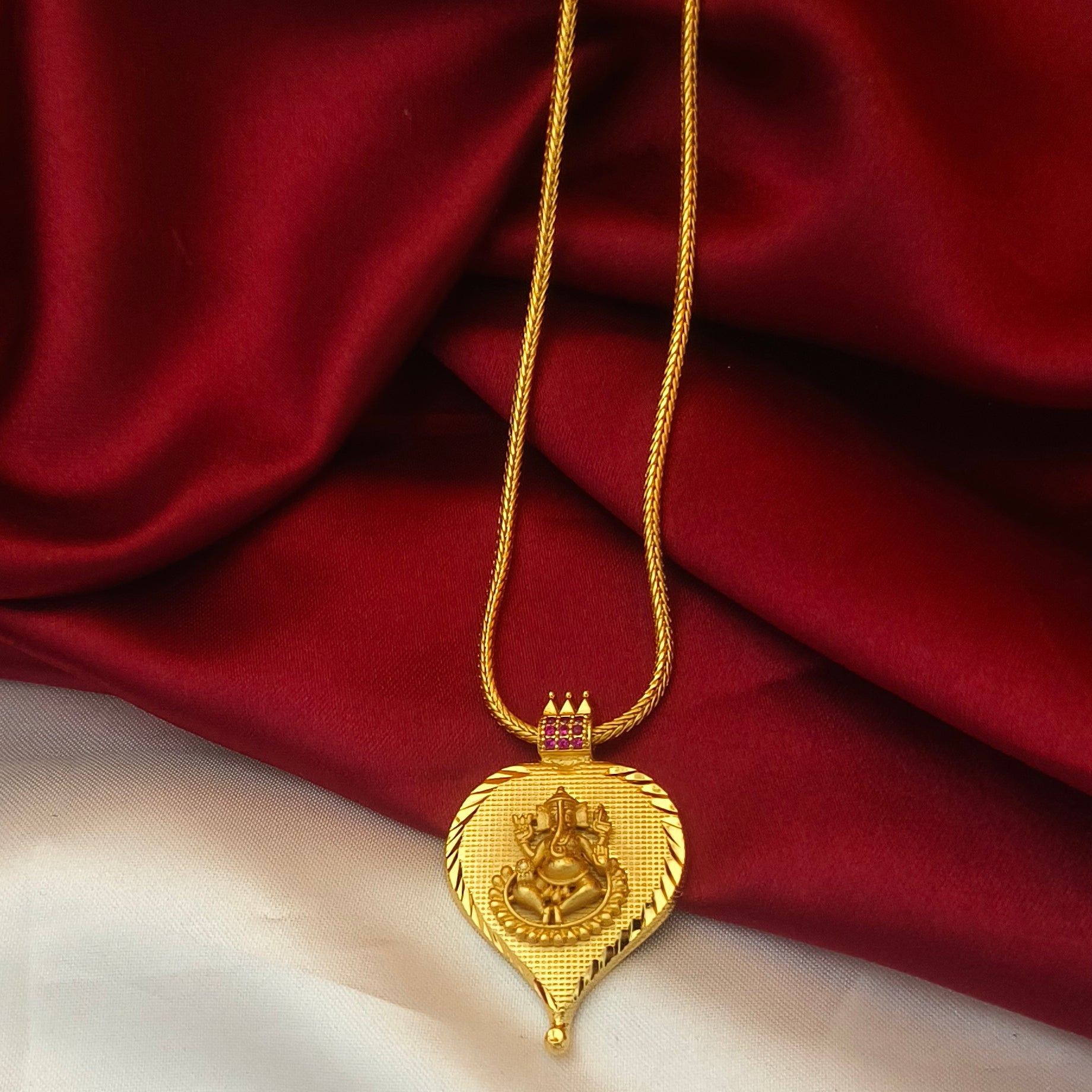 Lord Ganesha Leaf Pendant Necklace DL-21030