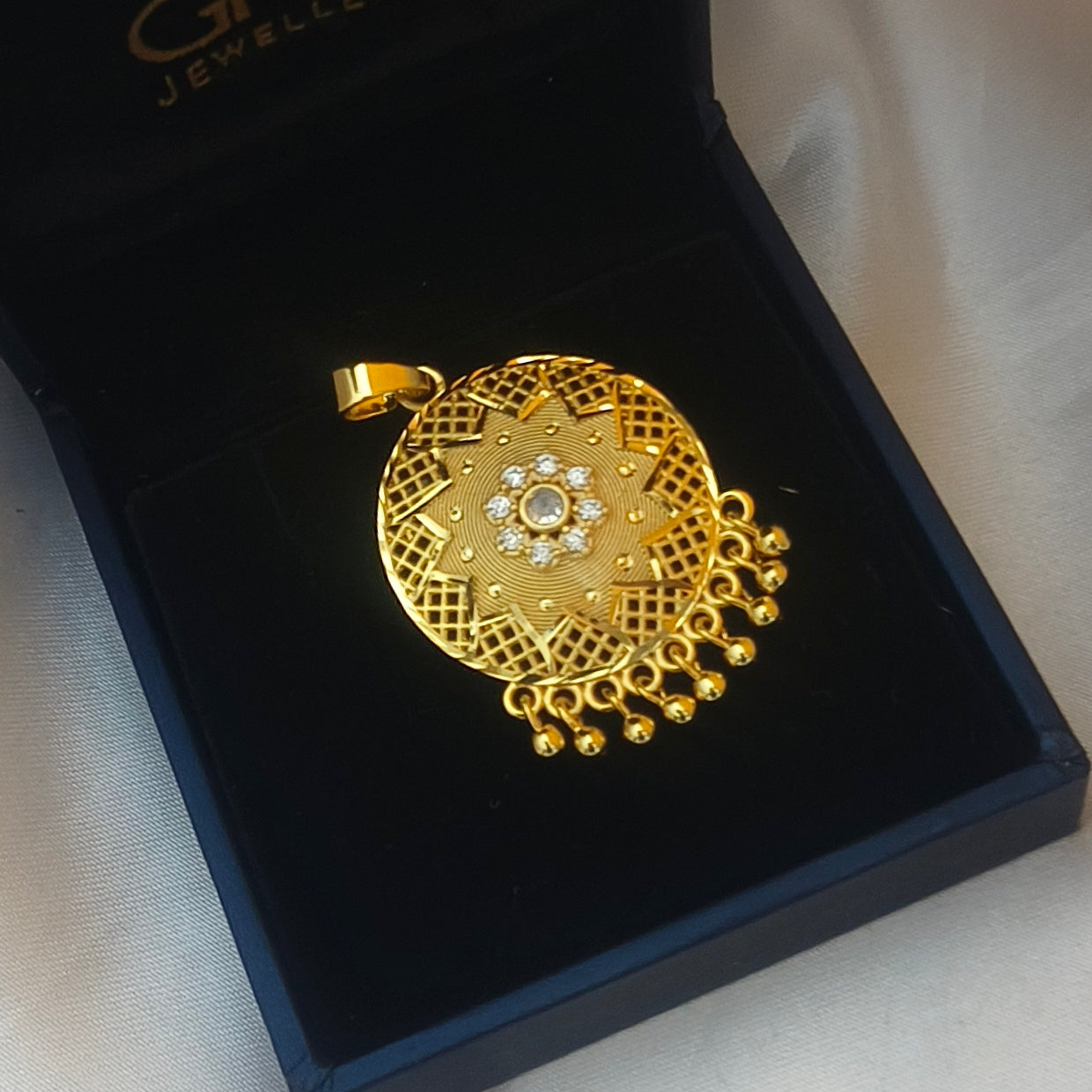No idol one gram forming pendant PT1005