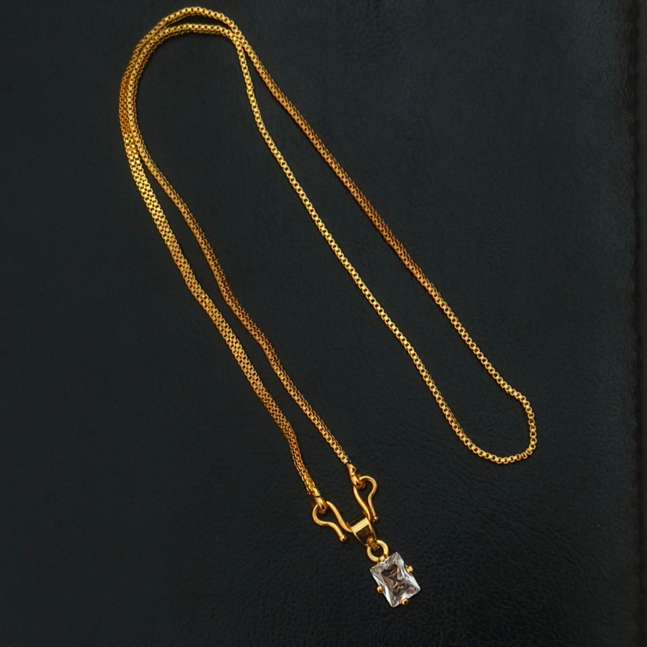 Short chain with diamond replica pendant DL- 21052