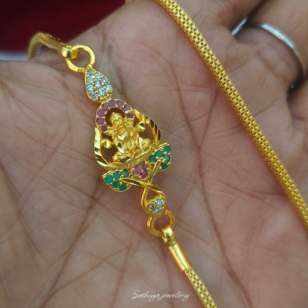 Forming lakshmi mugappu chain