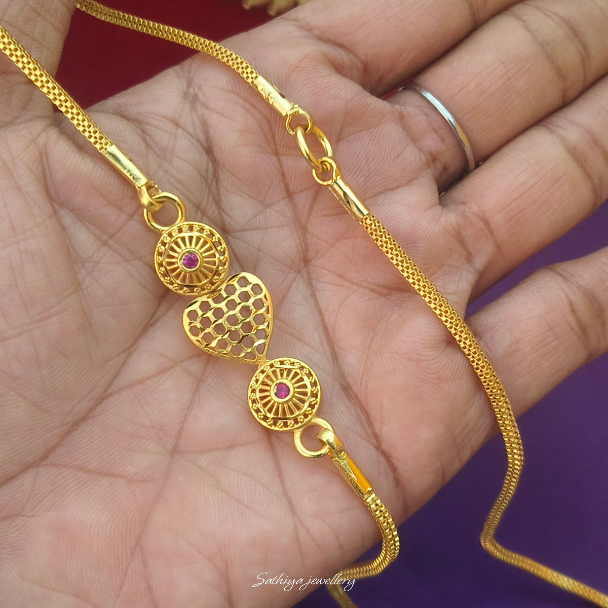 Forming no idol mugappu chain