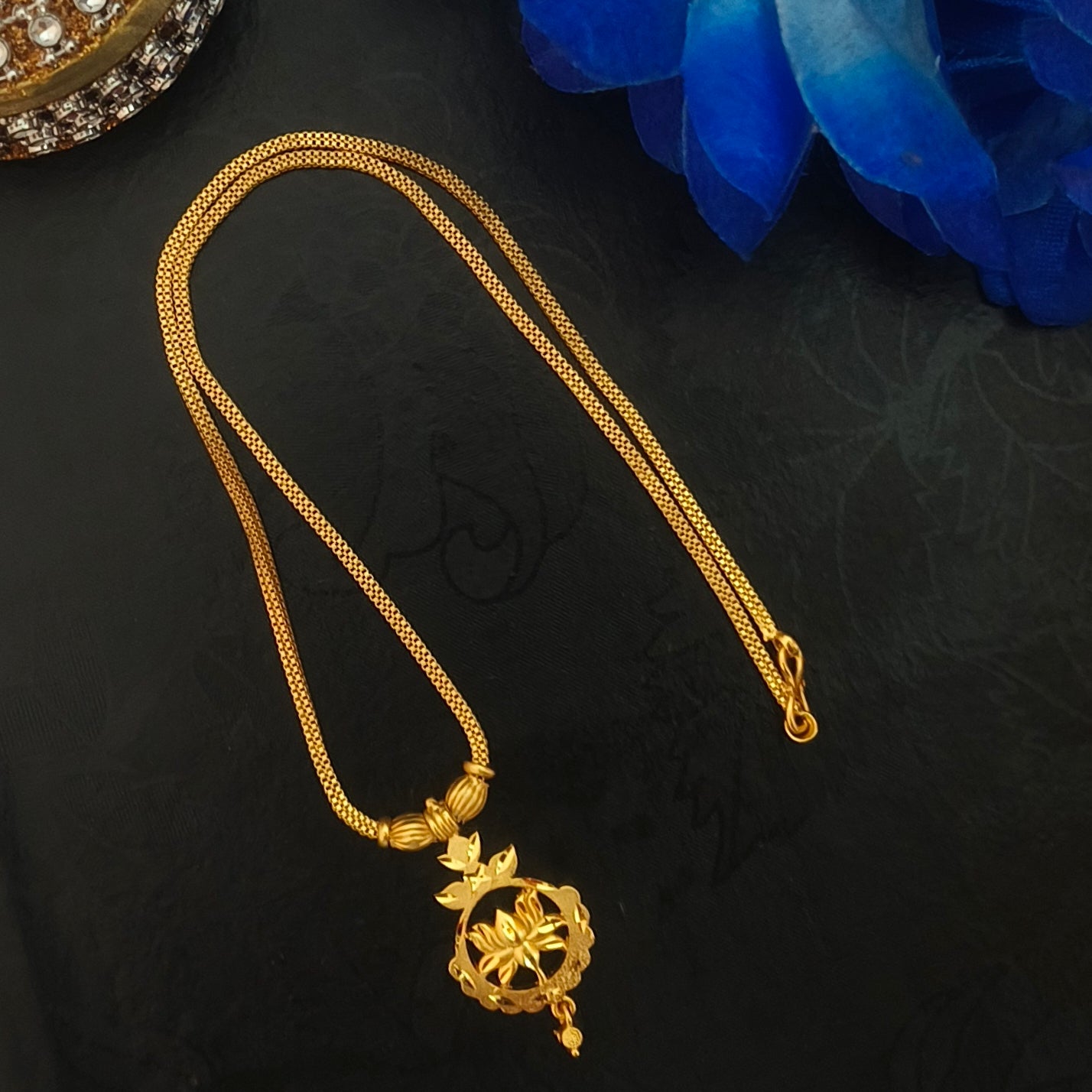 Forming Lotus dollar chain DL- 21067